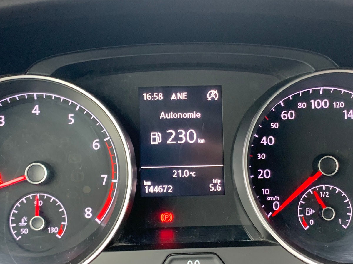 Volkswagen Golf 125 | Sound | Caméra recul | Régulateur | GPS | Apple car play | Attelage amovible