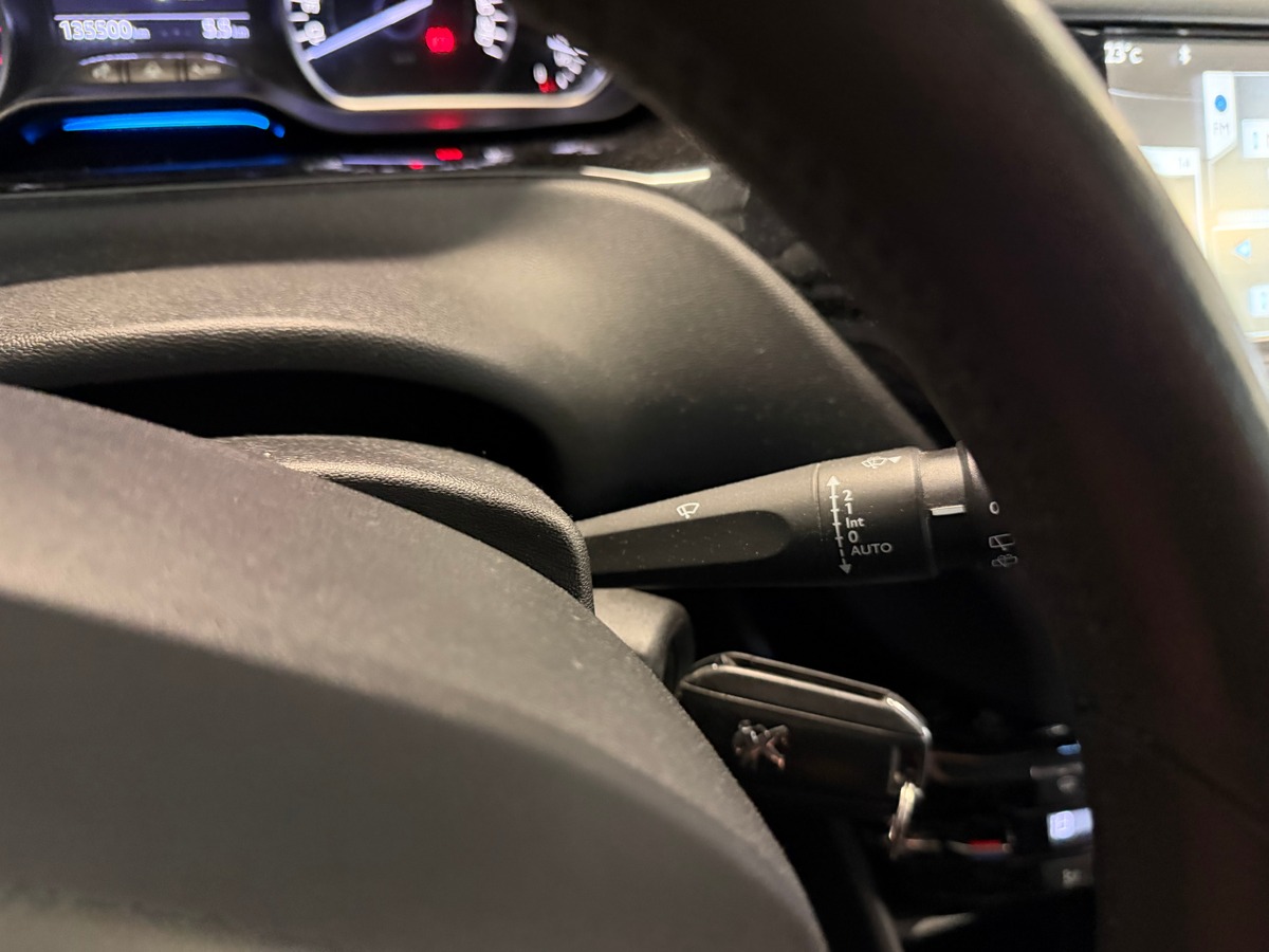 Peugeot 208 1.6 vti Boite Automatique / Moteur à chaîne