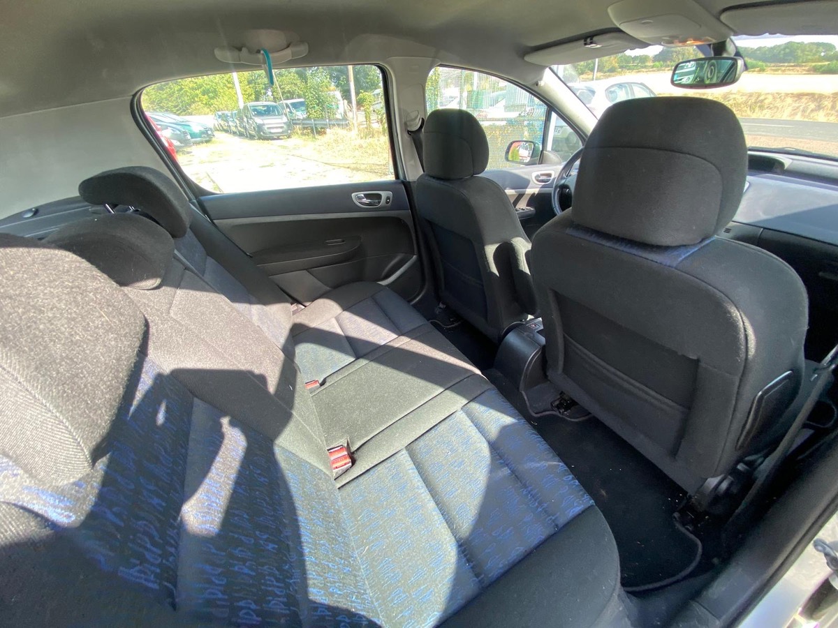 Peugeot 307 1.6i 110cv XT PREMIUM BVA 1ère main 176010km
