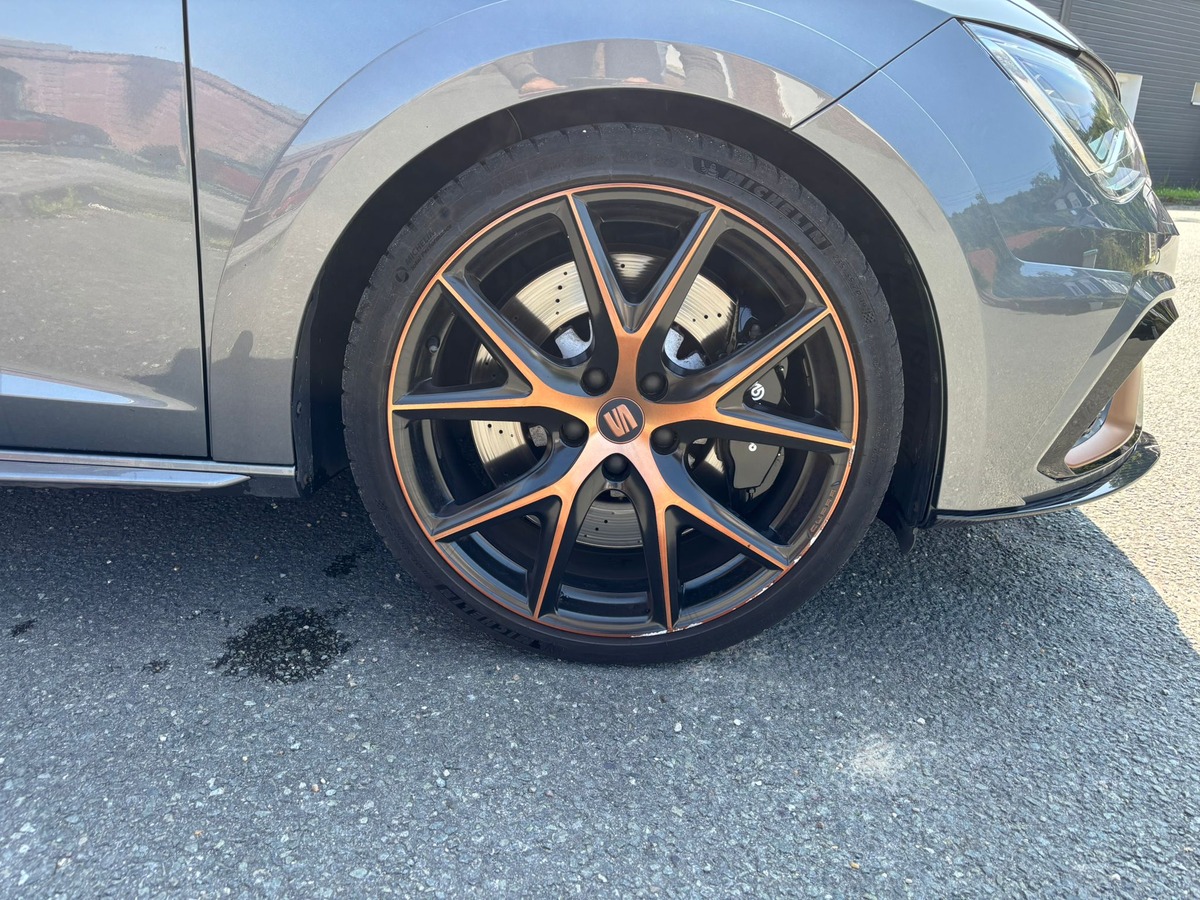 Seat CUPRA LEON R 2.0 TSI DSG6 - N°215/799 - Française
