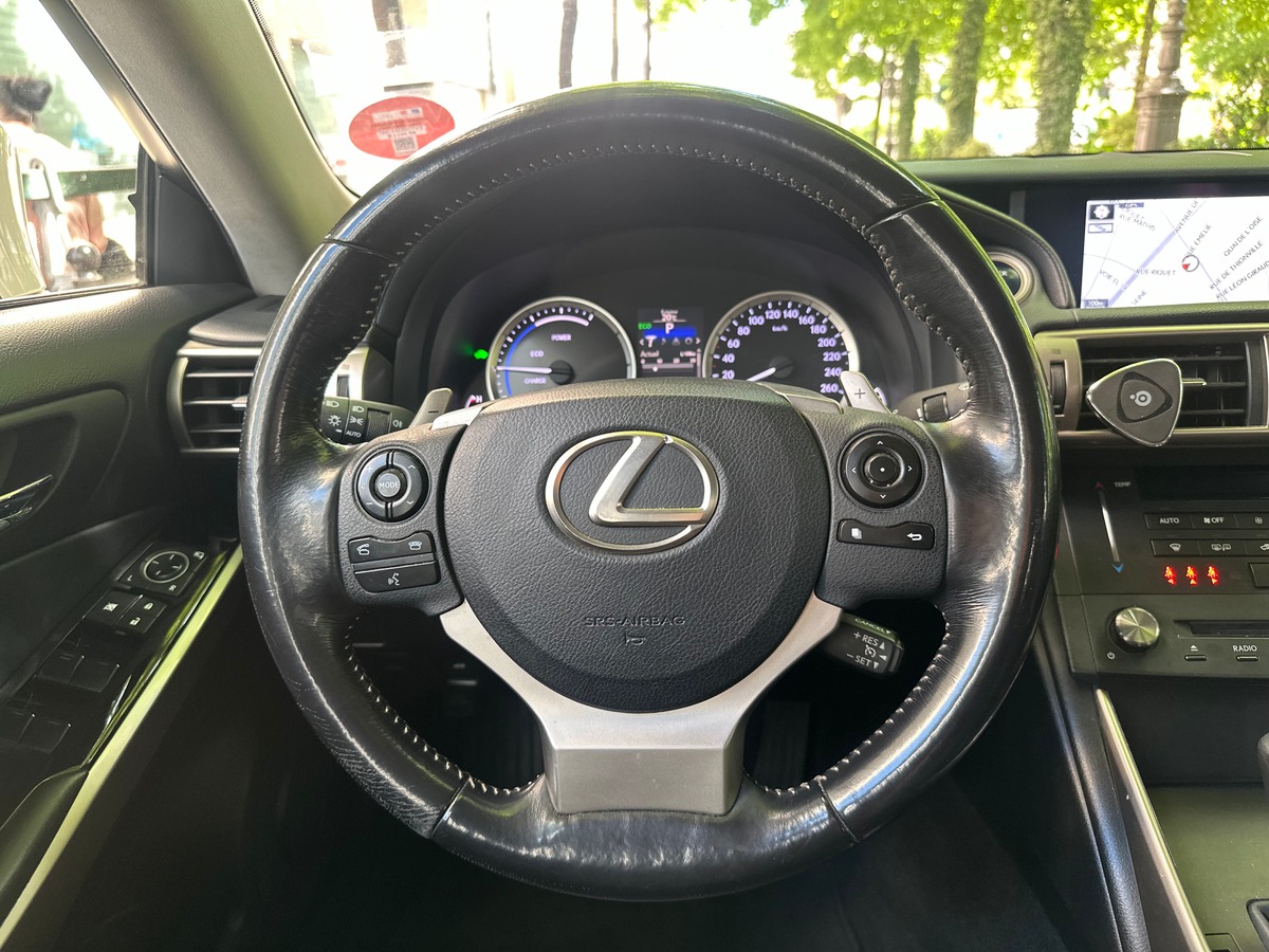Lexus IS300 H Business E-CVT 181 cv Entretien Lexus