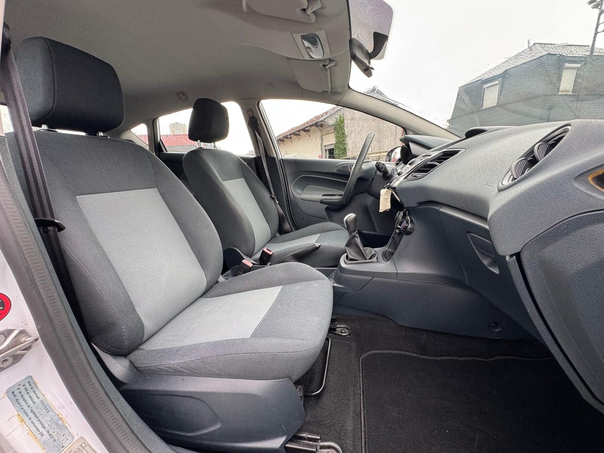 Ford Fiesta 1.25 82cv Ambiante Flexfuel (sans plomb / éthanol) - Garantie