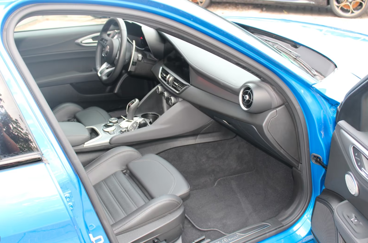 Alfa Romeo Giulia 2.0T 280ch Veloce Q4 AT8 Harman-Kardon Bleu Misano Métallisée