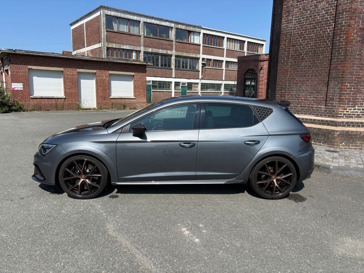 Seat CUPRA LEON R 2.0 TSI DSG6 - N°215/799 - Française