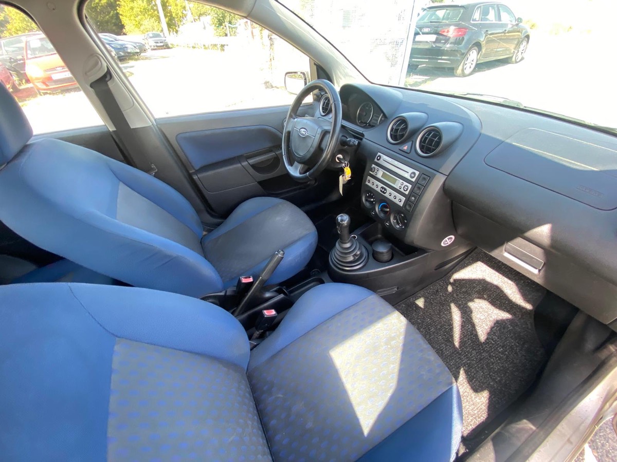 Ford Fiesta 1.4 tdci 70cv de 2004  prête a partir 