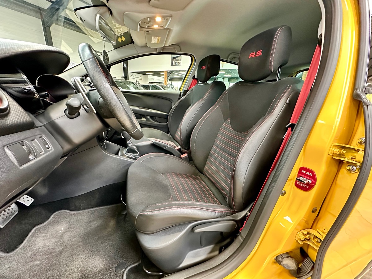 RENAULT Clio IV RS (2) 1.6 200 EDC6