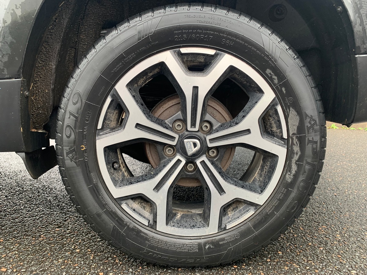 Dacia Duster 130 ch | Techroad | GPS | Régulateur de vitesse | Caméra de recul | Roue de secours