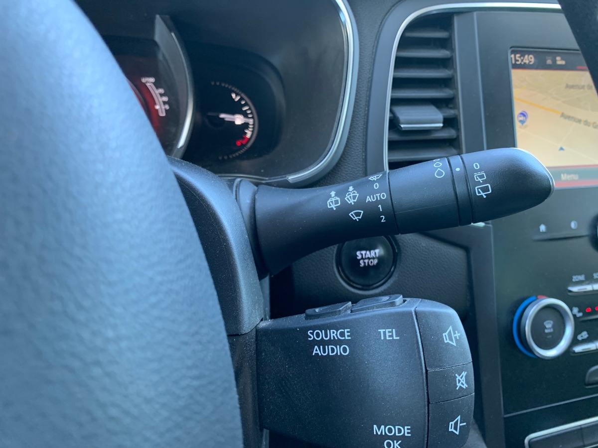RENAULT Megane IV 110 ch | Business | Régulateur de vitesse | GPS | Boite automatique | Roue secours