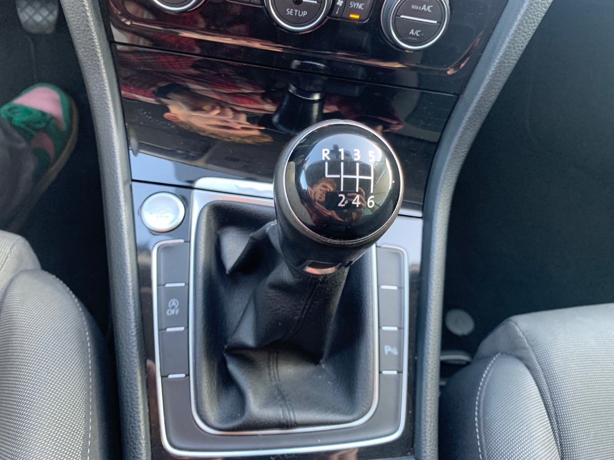 Volkswagen Golf 150 | Carat | JA 18" Durban | Suspensions Sport | Régulateur vitesse et de distance