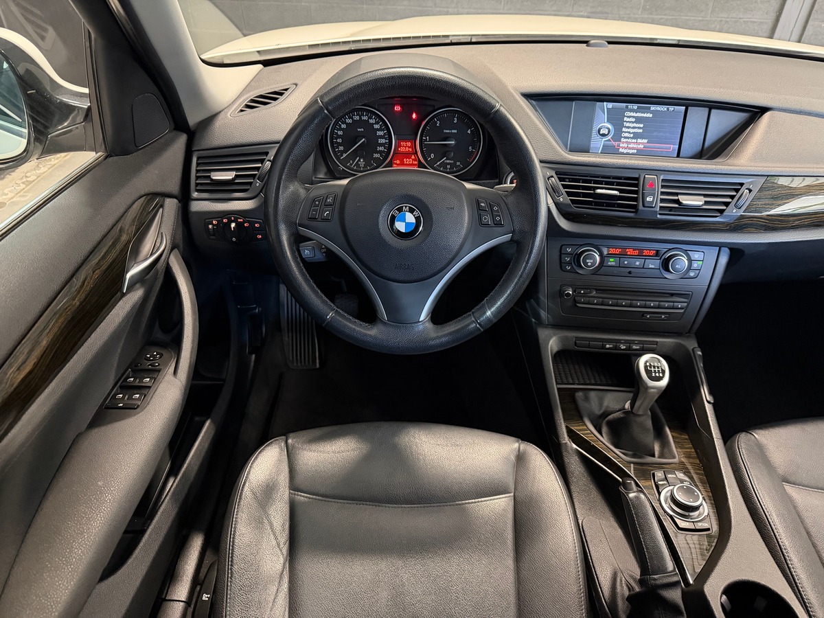 Bmw X1 E84 xdrive18 2.0 143 CV / 1er Main / GPS / Radar de stationnement Av / Ar