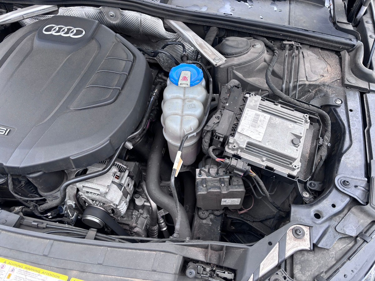 Audi A4 Avant 2.0 TFSI S-Tronic - Française - Suivi d'entretiens - CARPLAY