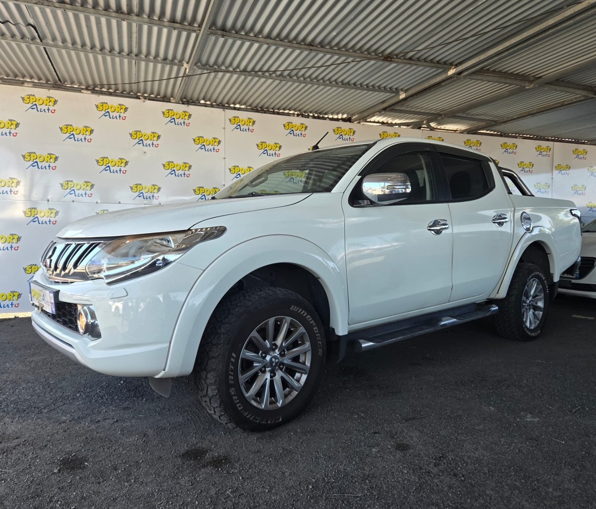 Mitsubishi L200 DOUBLE CABINE 181CH SPORT AUTO