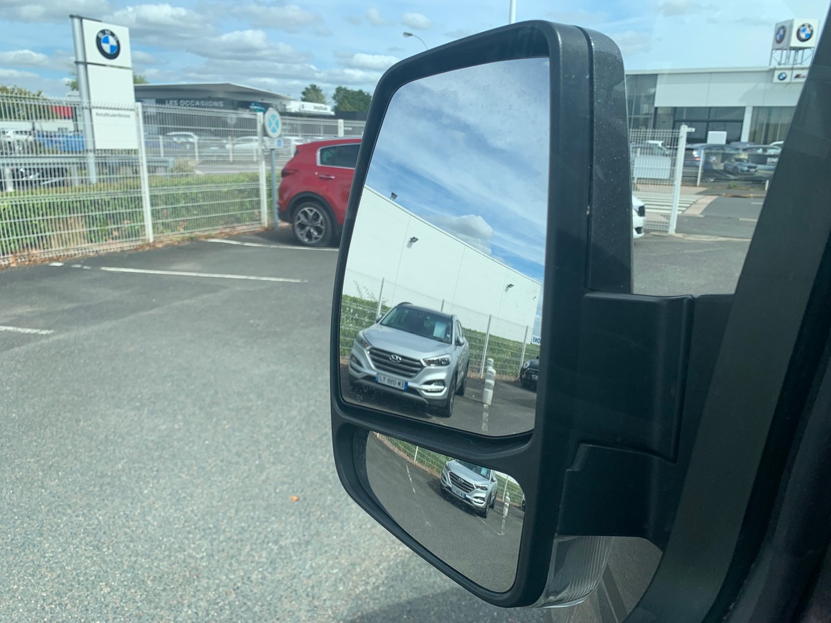 Ford TRANSIT CUSTOM 170 ch | SPORT | 5 Places | L1H1 | Premiére MAIN | Caméra de recul | Attelage
