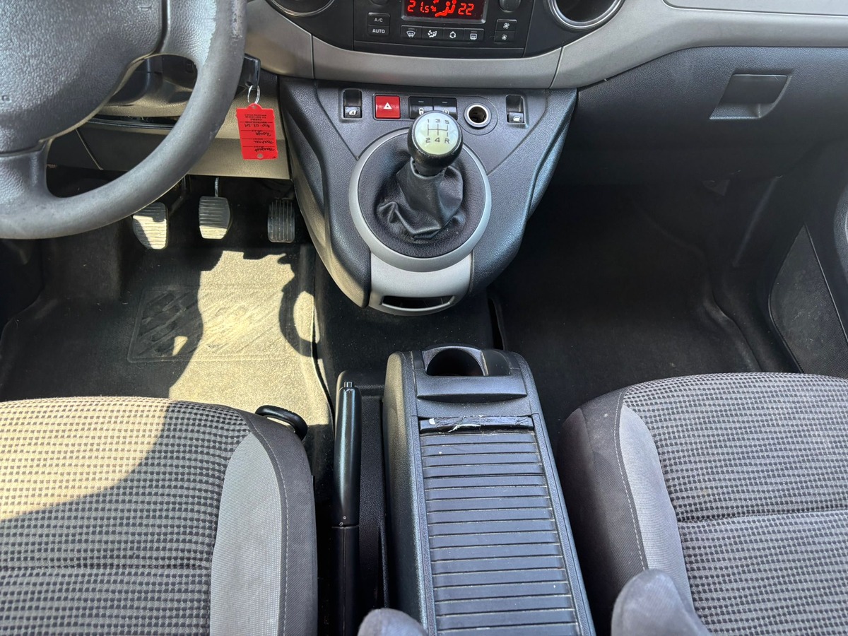Peugeot Partner 1.6 HDi Outdoor Pack - ATTELAGE -  Révisé - Garantie