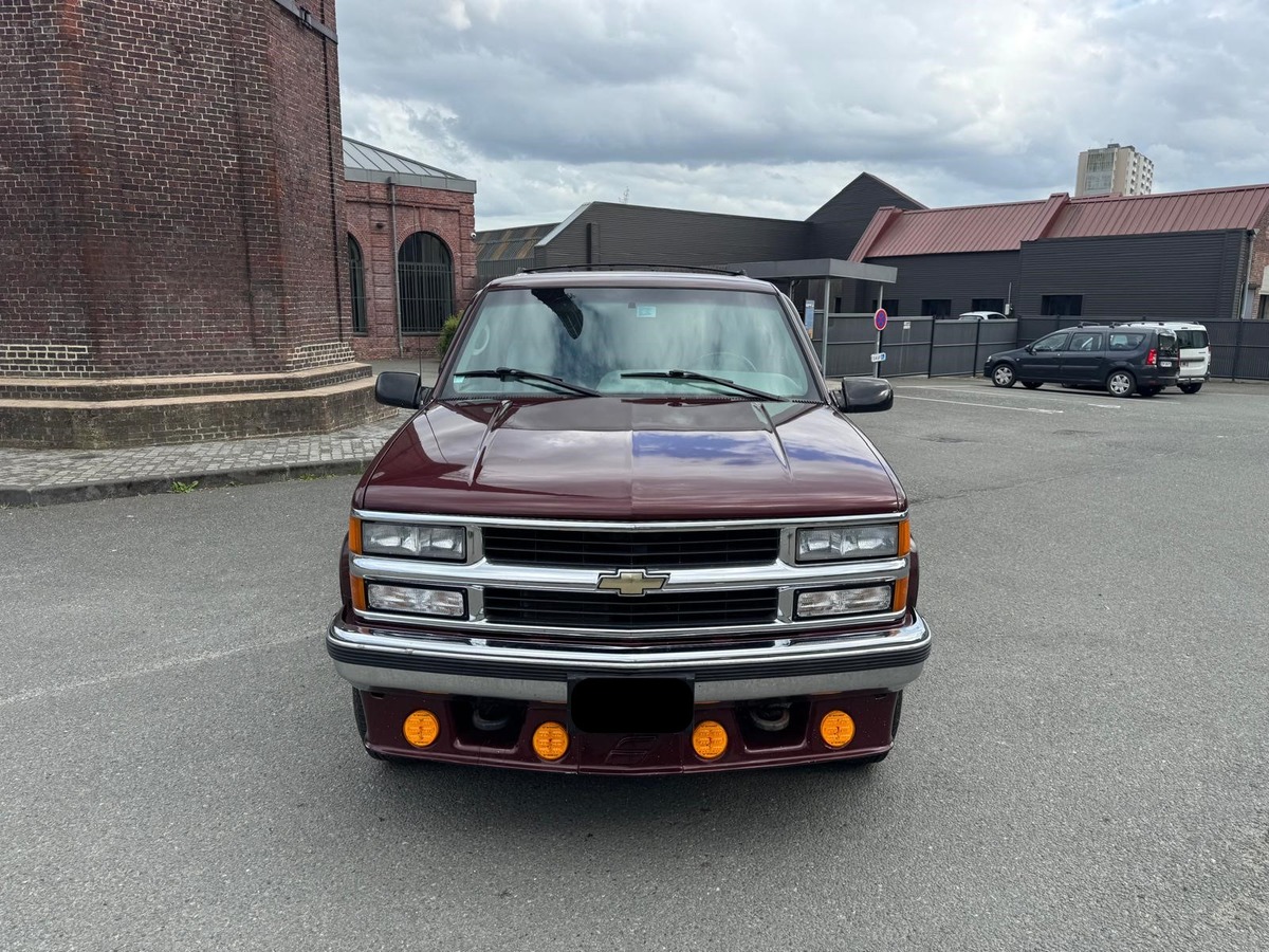 Chevrolet Suburban STARCRAFT 1500 5.7 V8 250cv 7 places