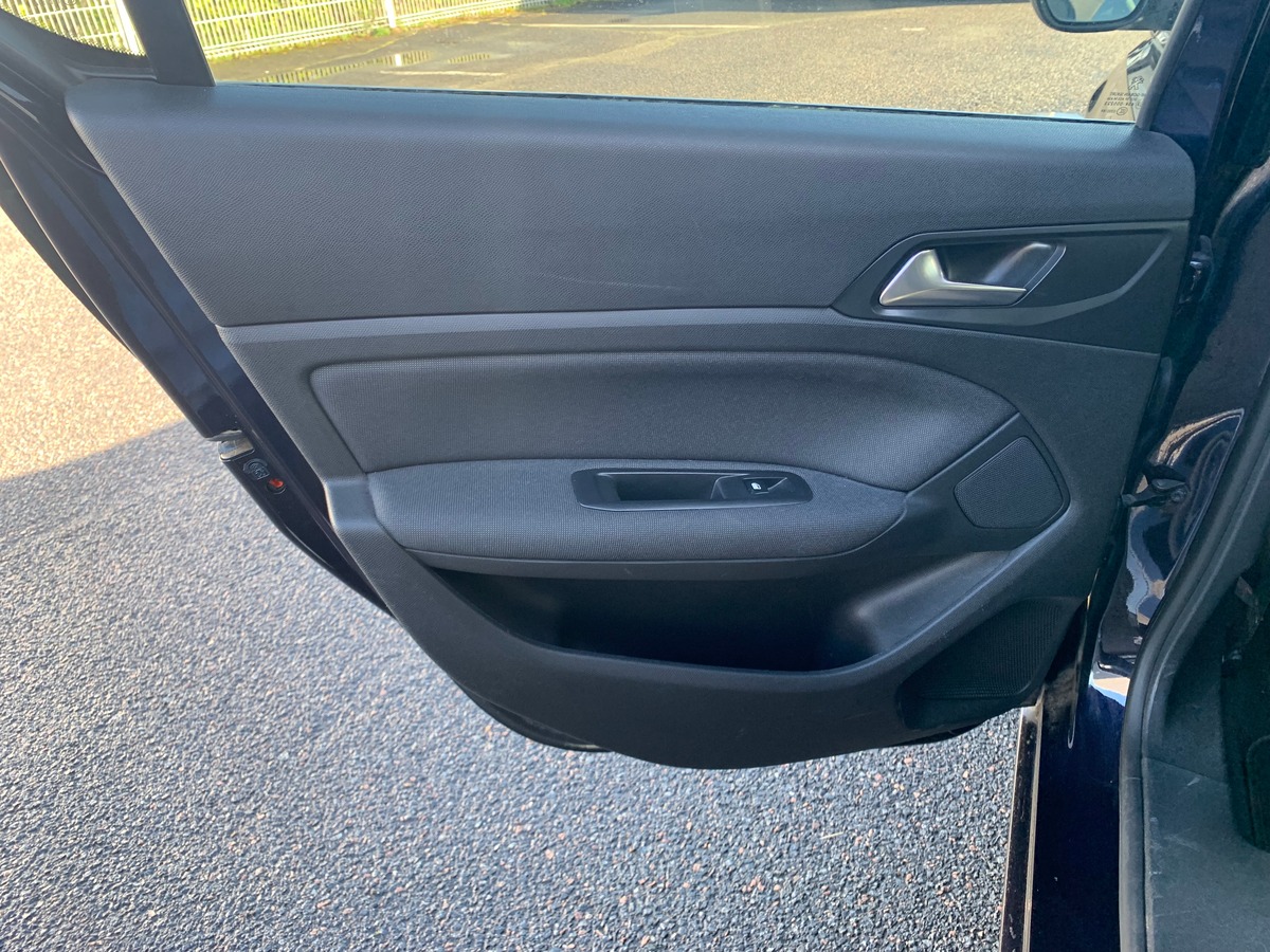 Peugeot 308 130 ch | Allure | Caméra de recul | Apple car play | Régulateur vitesse | Barres de toit