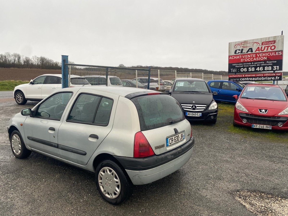 RENAULT Clio 1.4i 100cv extrême 