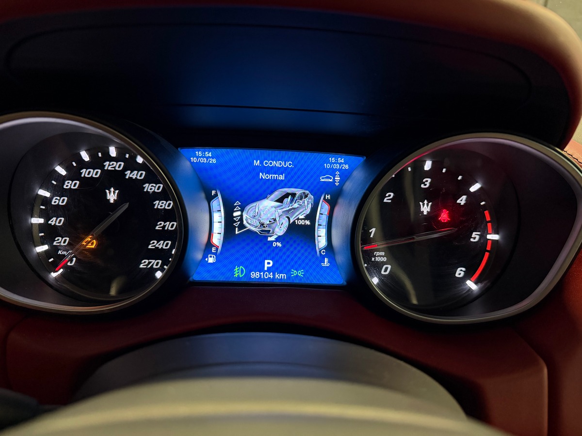 Maserati Levante 3.0 v6 GranSport Q4 Toit Panoramique Ouvrant / Carplay Android / Harman kardon