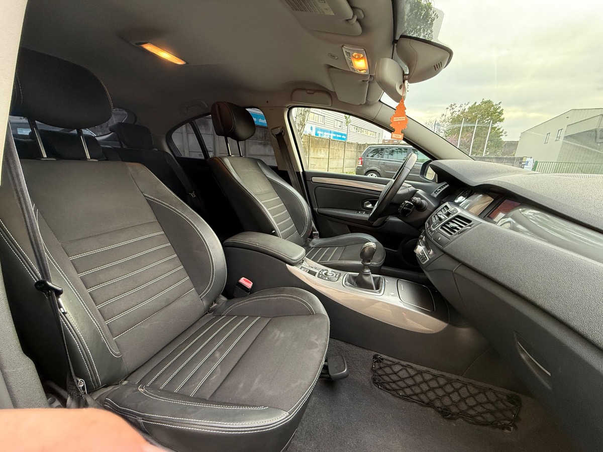 RENAULT Laguna 1.5 DCI 110 CV black éditions 4X