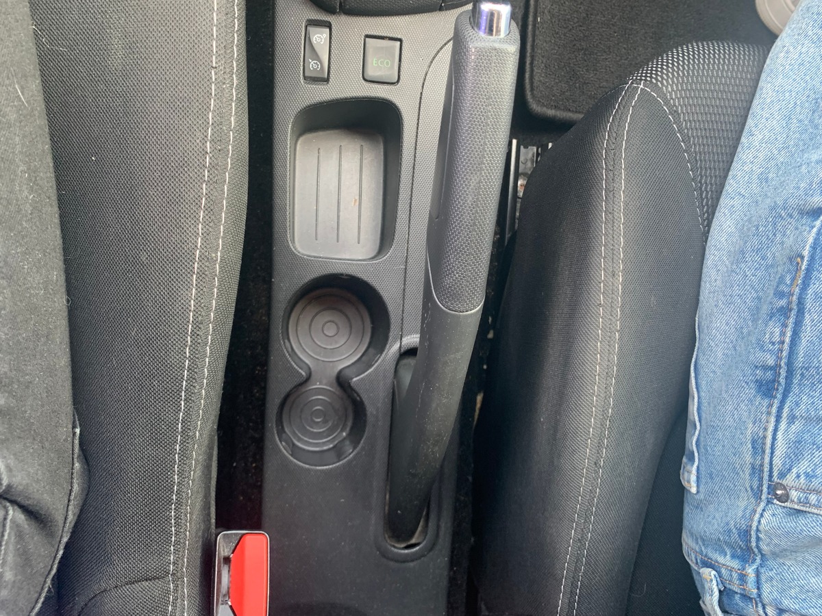 RENAULT Clio IV 75 ch | Air Medianav | 2 Places | Régulateur de vitesse | Climatisation | Bluetooth