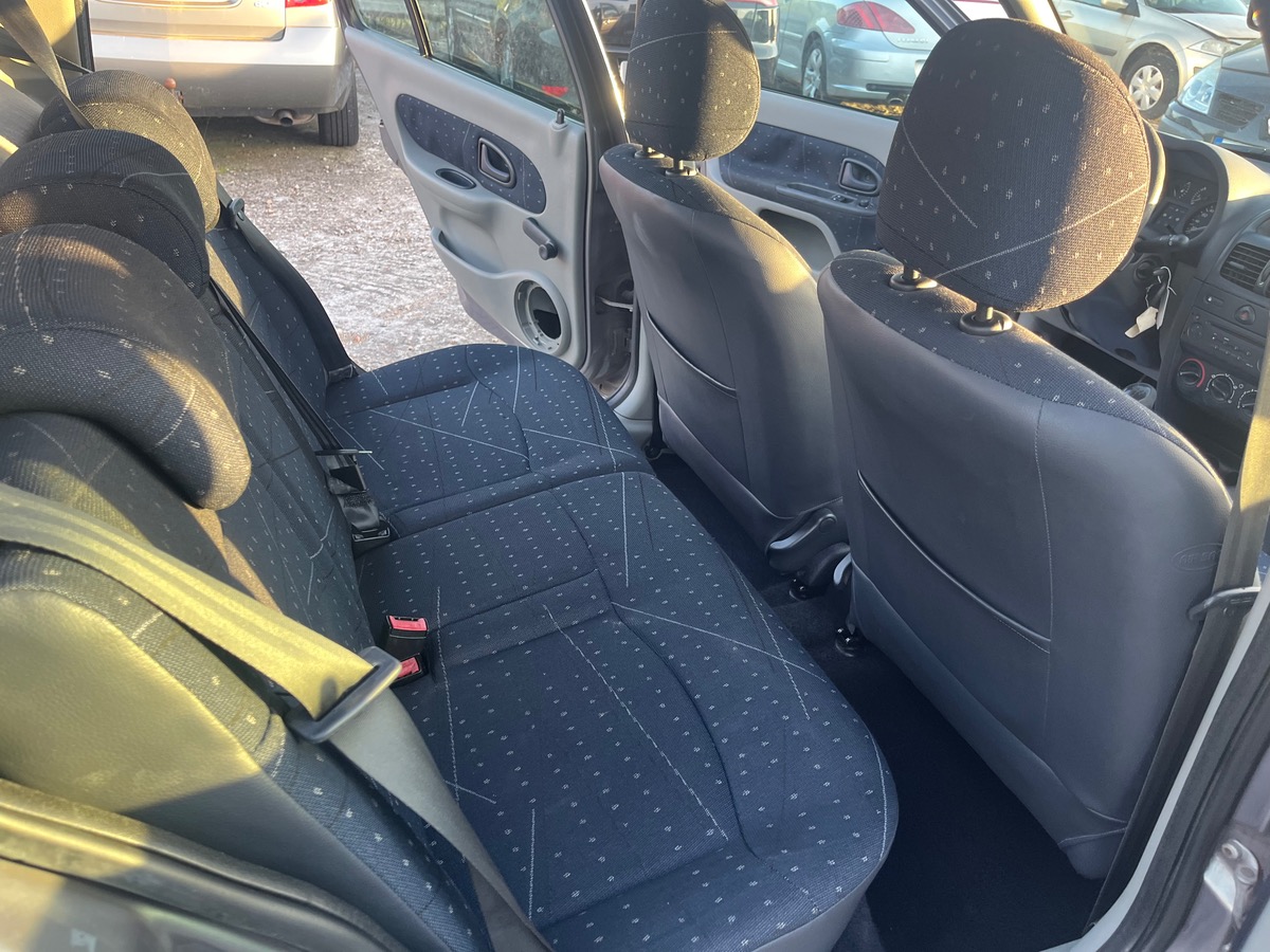 RENAULT Clio 1.5 dci