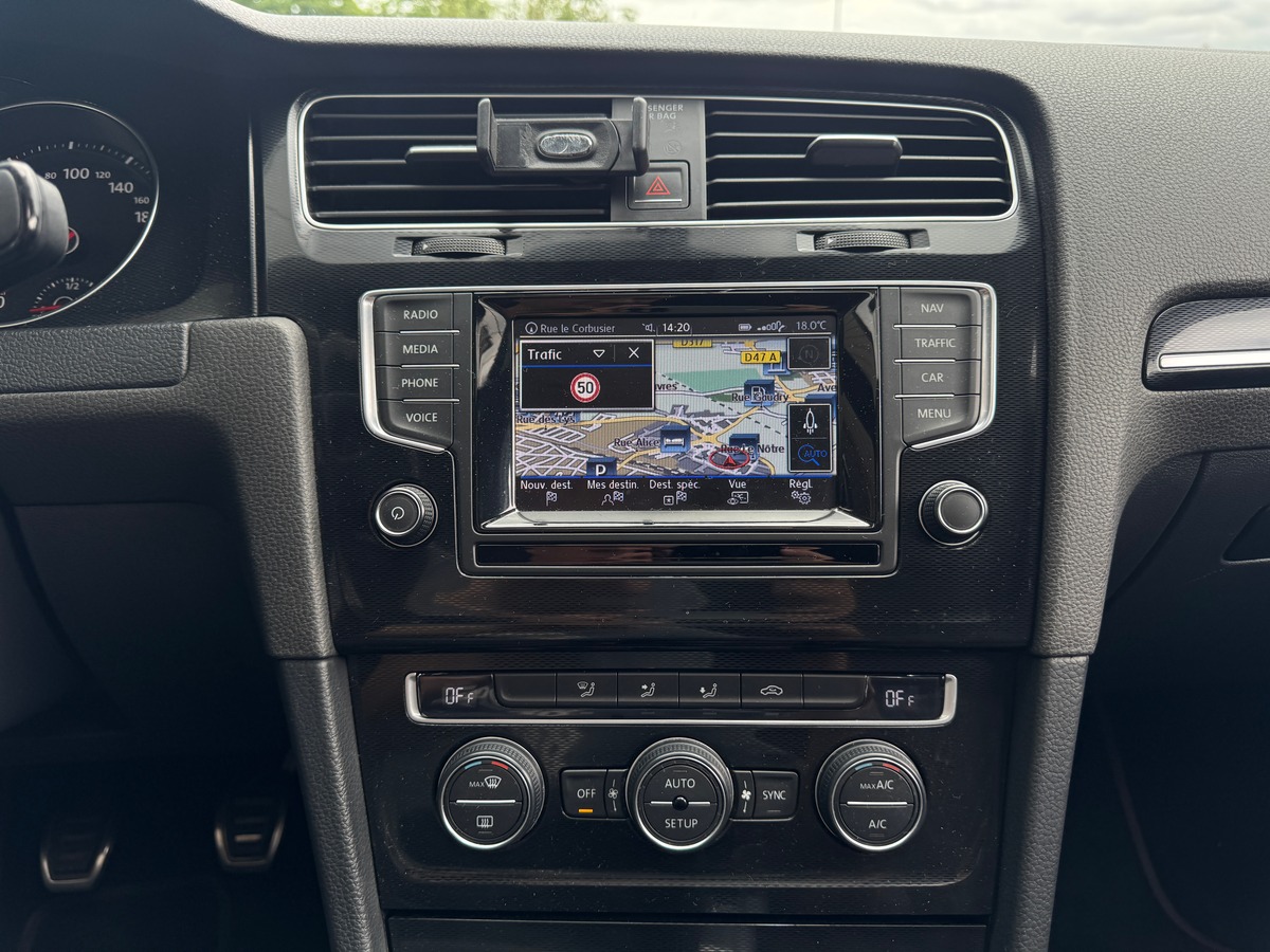 Volkswagen Golf 7 GTI 2.0 TFSI 230 cv BVM6 - Toit Ouvrant
