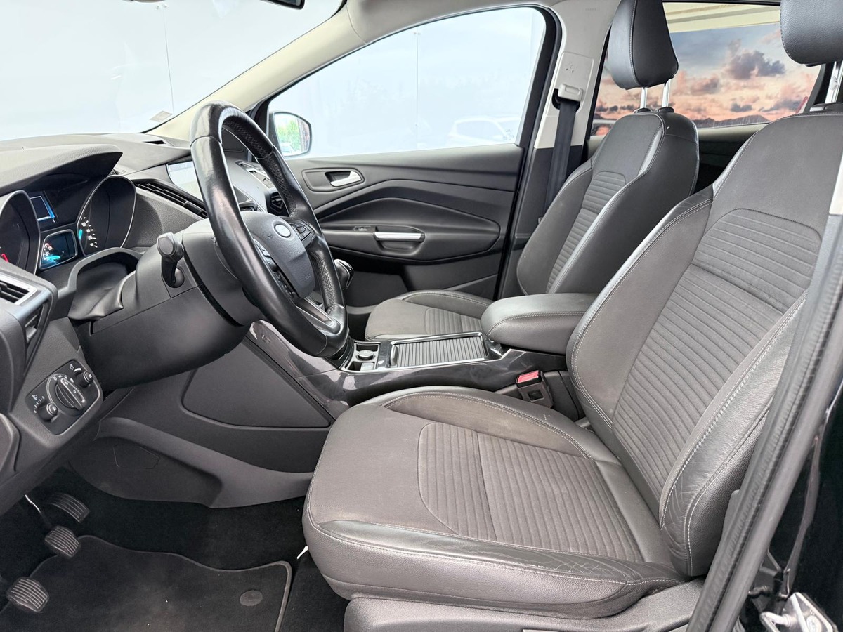 Ford Kuga 1.5 Tdci 120  Titanium