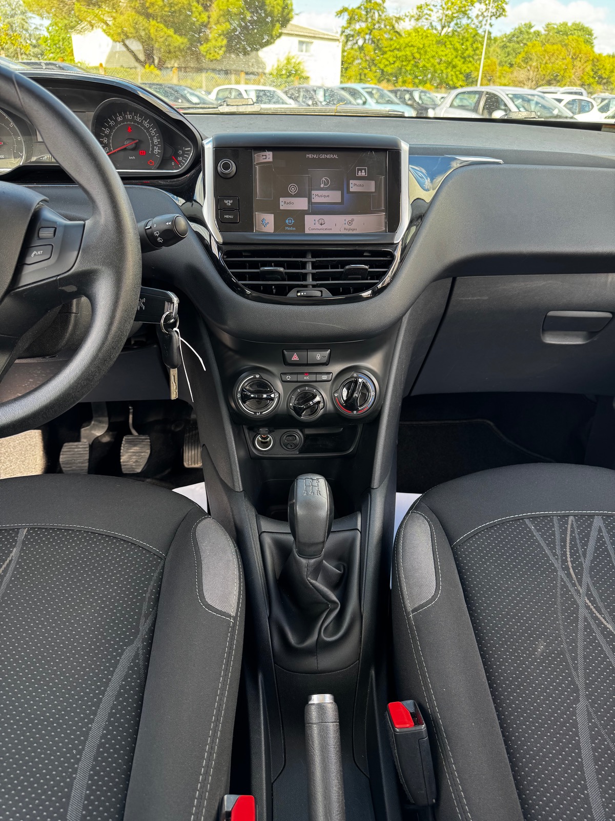 Peugeot 208 1.2 VTi 82 CV BVM5 ALLURE DISTRIBUTION FAITE  / SUIVI CONCESSION