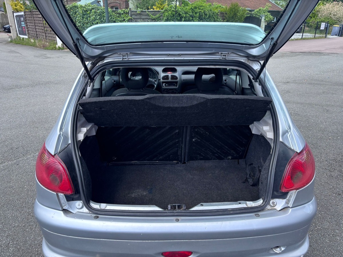 Peugeot 206 1.6 16v 110 XS 3p - Prête à partir