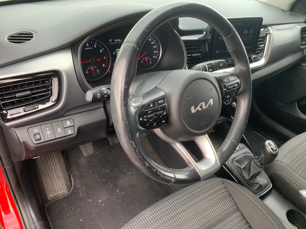 Kia Stonic 120 ch | Active | Caméra recul | Apple Car Play | Entretiens et Garantie constructeur
