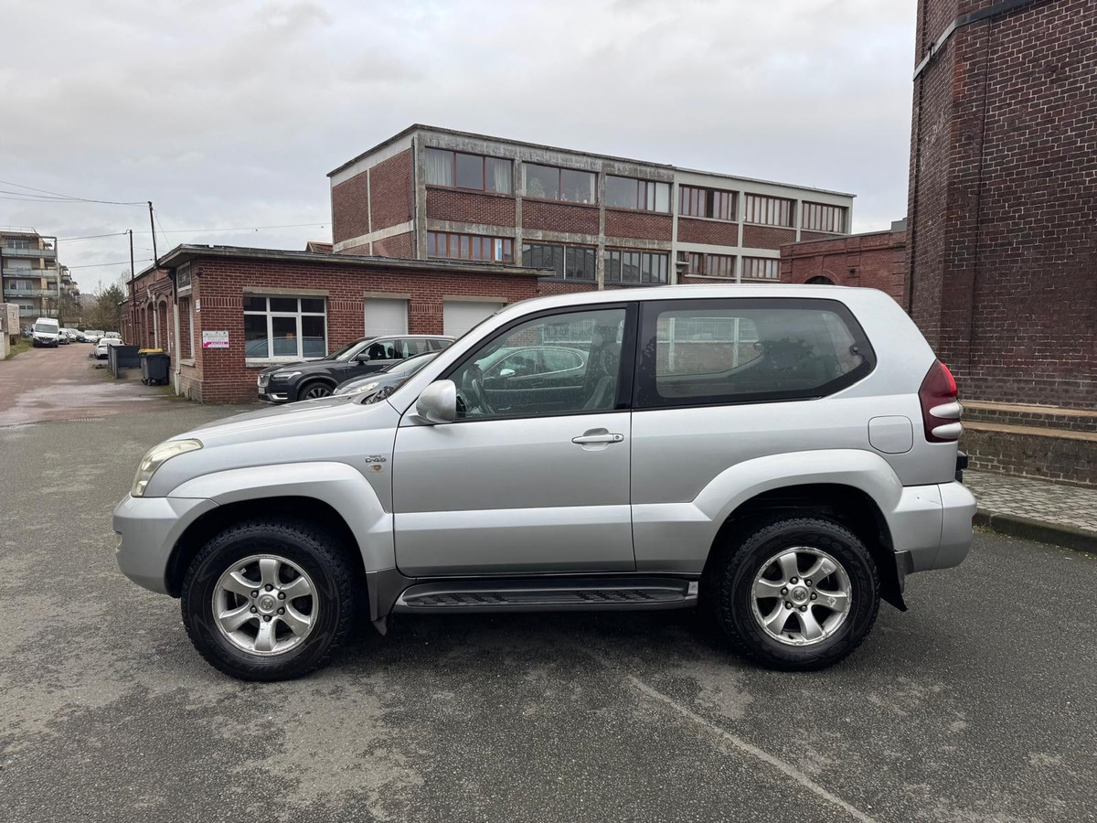 Toyota Land Cruiser KDJ125 D4-D 166 3 portes - Francais