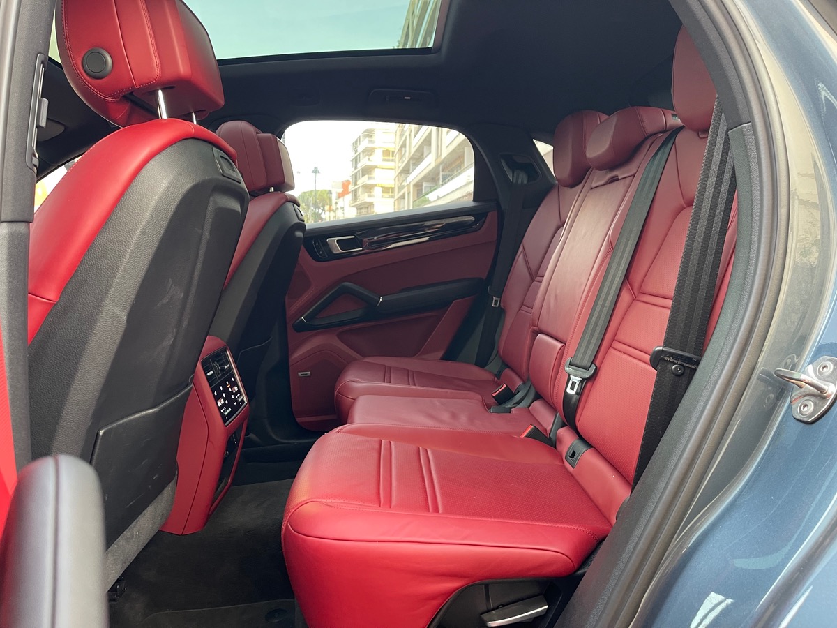Porsche Cayenne E hybrid  V6 461 CV / VF/ Echappement Sport / Son Bose/ Attelage / Full Options