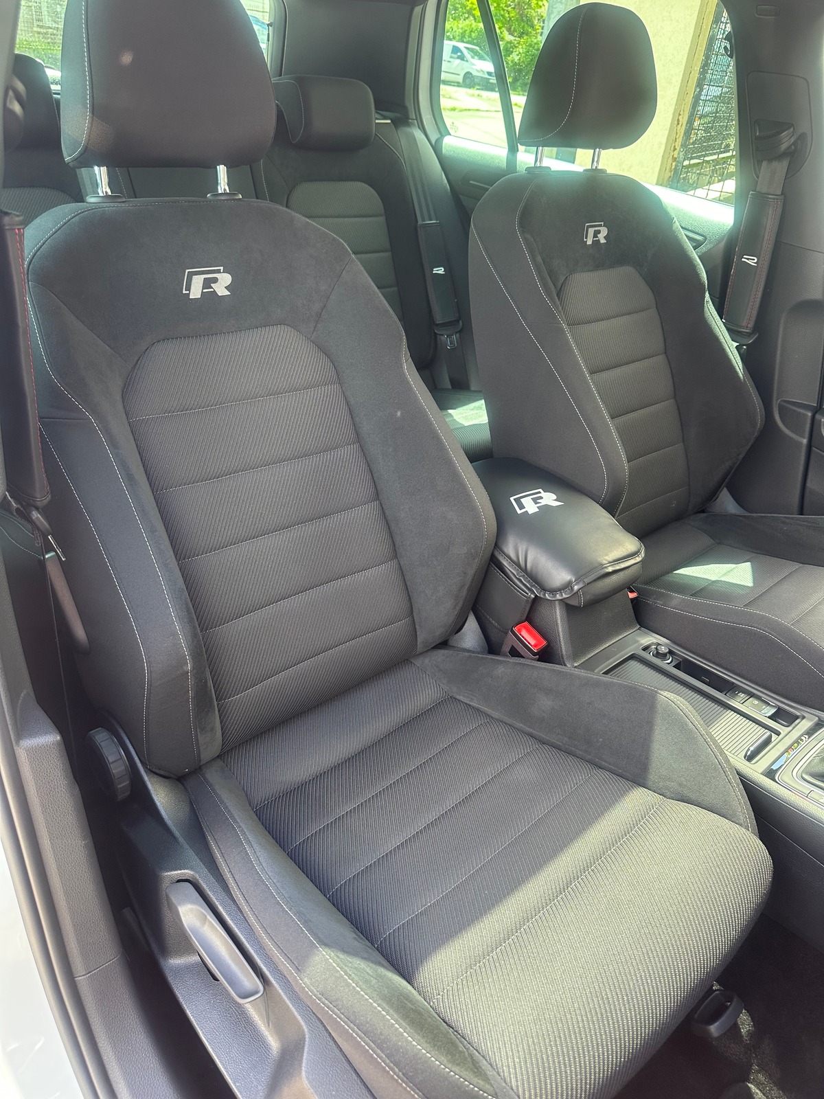 Volkswagen Golf 2.0 TSi 300 CH AKRAPOVIC