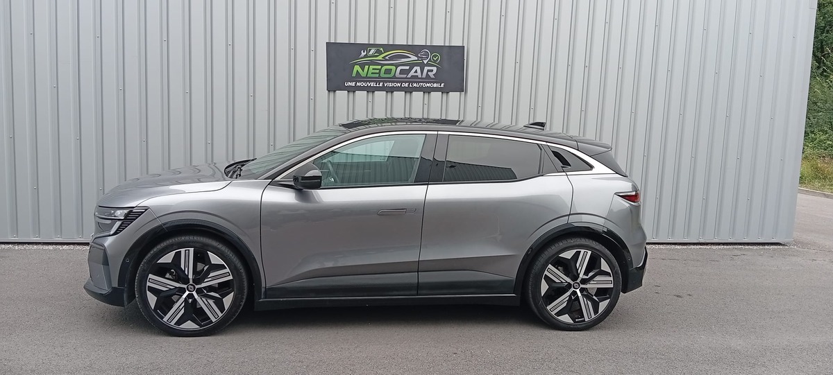 RENAULT MEGANE-E -Tech  EV60 220cv " SOH 95% " Finition "Iconic Optimum Charge C" en Excellent Etat
