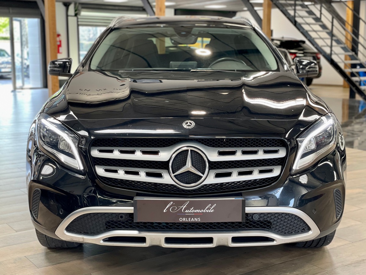Mercedes-Benz GLA* 220d Sensation 4Matic 7G-DCT c