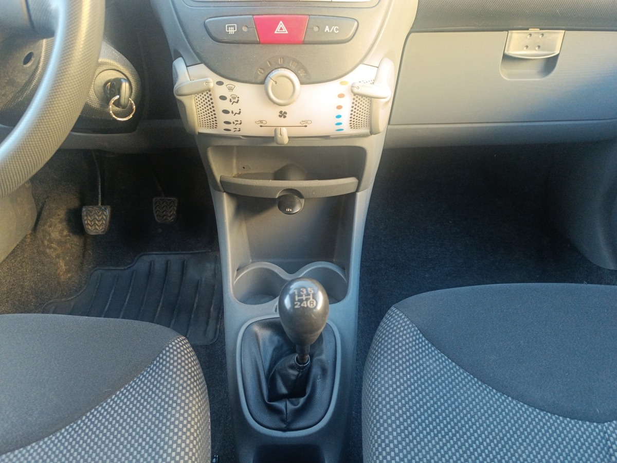 Toyota Aygo 1.0 VVT-I 68 CV VIRGIN RADIO