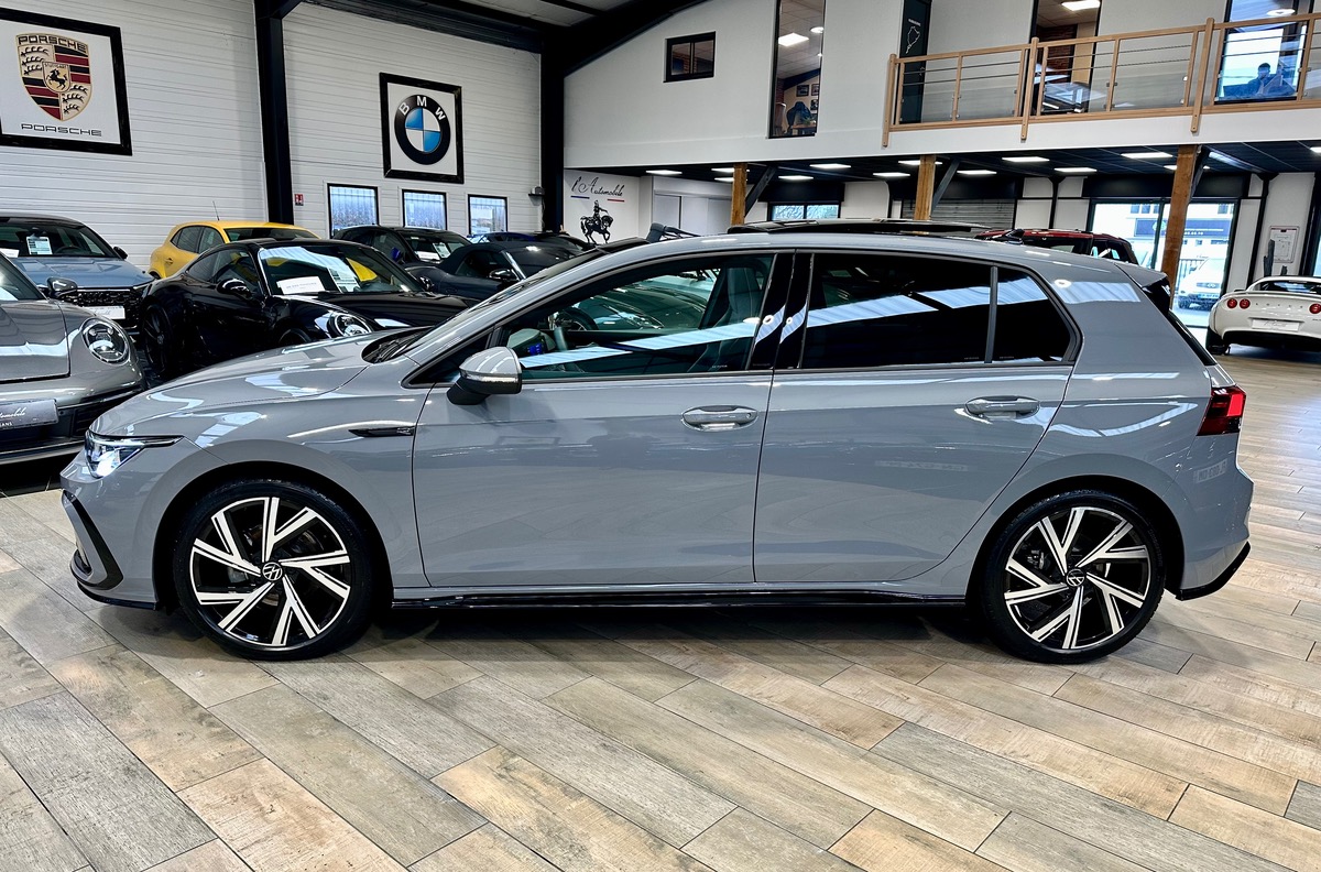 Volkswagen Golf VIII (2) 1.5 ETSI EVO2 150 R-Line DSG7 1° Main TVA