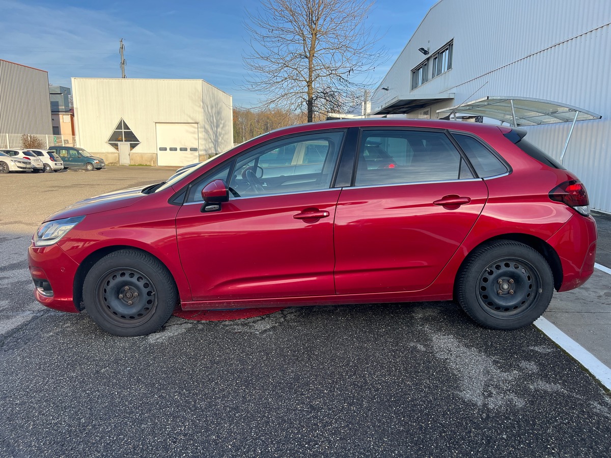 Citroën C4 1,6 120ch MILLENIUM, SUIVI COMPLET, RADAR AVANT/ARRIERE, GPS, CARPLAY, REGULATEUR