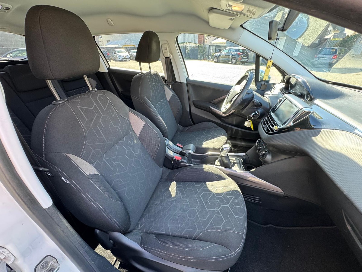 Peugeot 2008 STYLE 1.6 BlueHDi S&S 100cv - Garantie