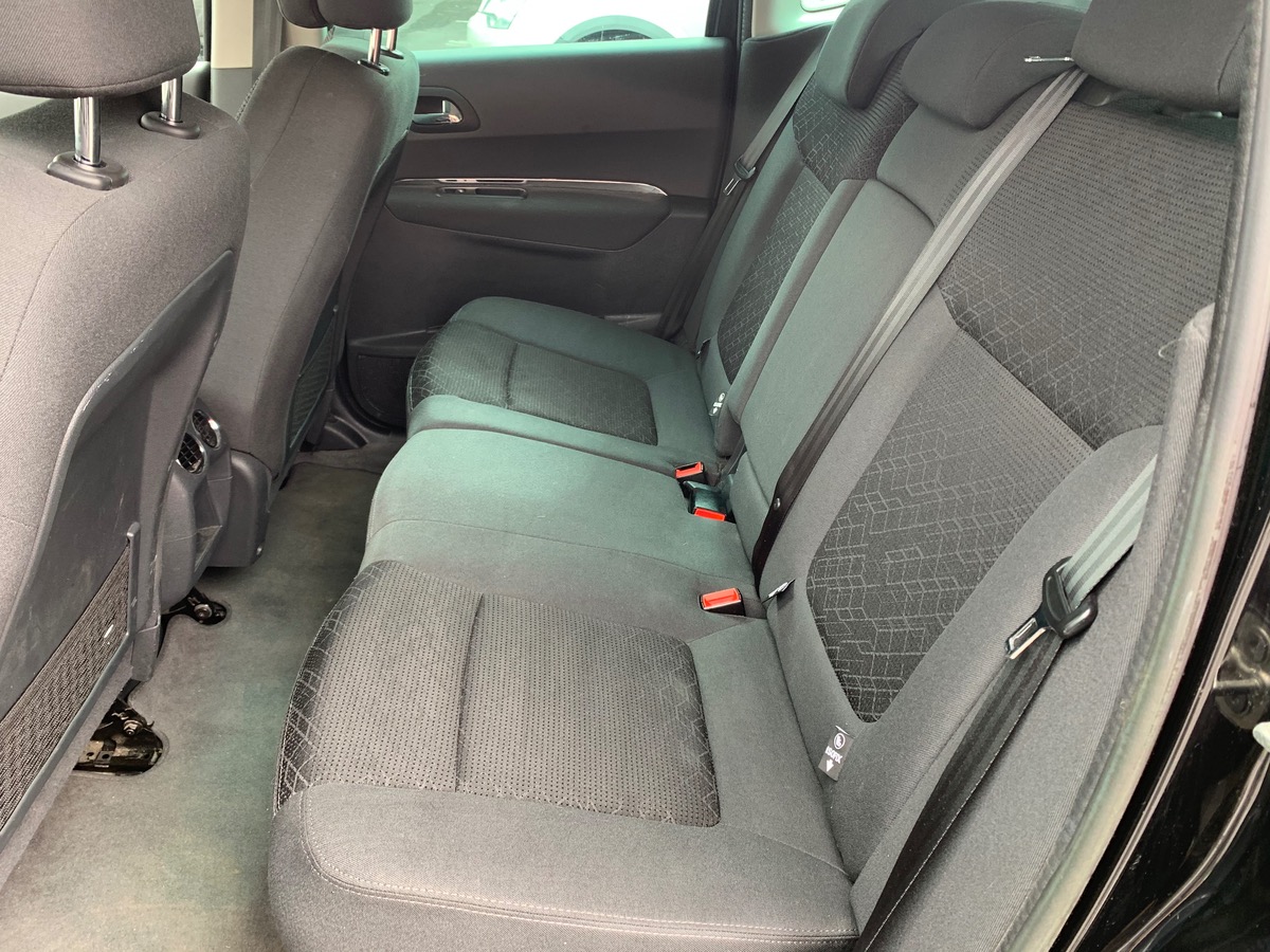 Peugeot 3008 1.6 e-HDI 115 CV 1r  mains 4X CB