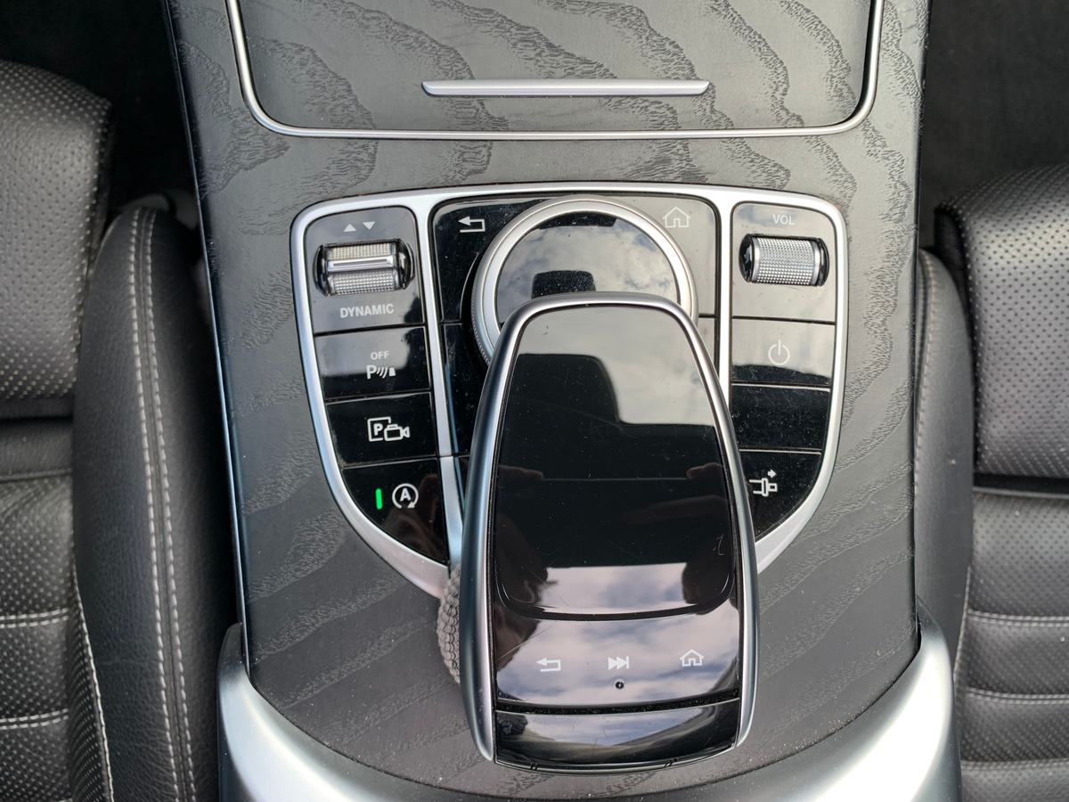 Mercedes-Benz Classe C Cabriolet 194 ch | AMG Line | Siéges électriques chauffants | Caméra de recul