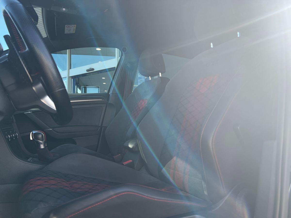 Volkswagen Golf GTI TCR | Stage 1 | Régulateur | Sièges chauffants | GPS | Ligne compléte Akrapovic