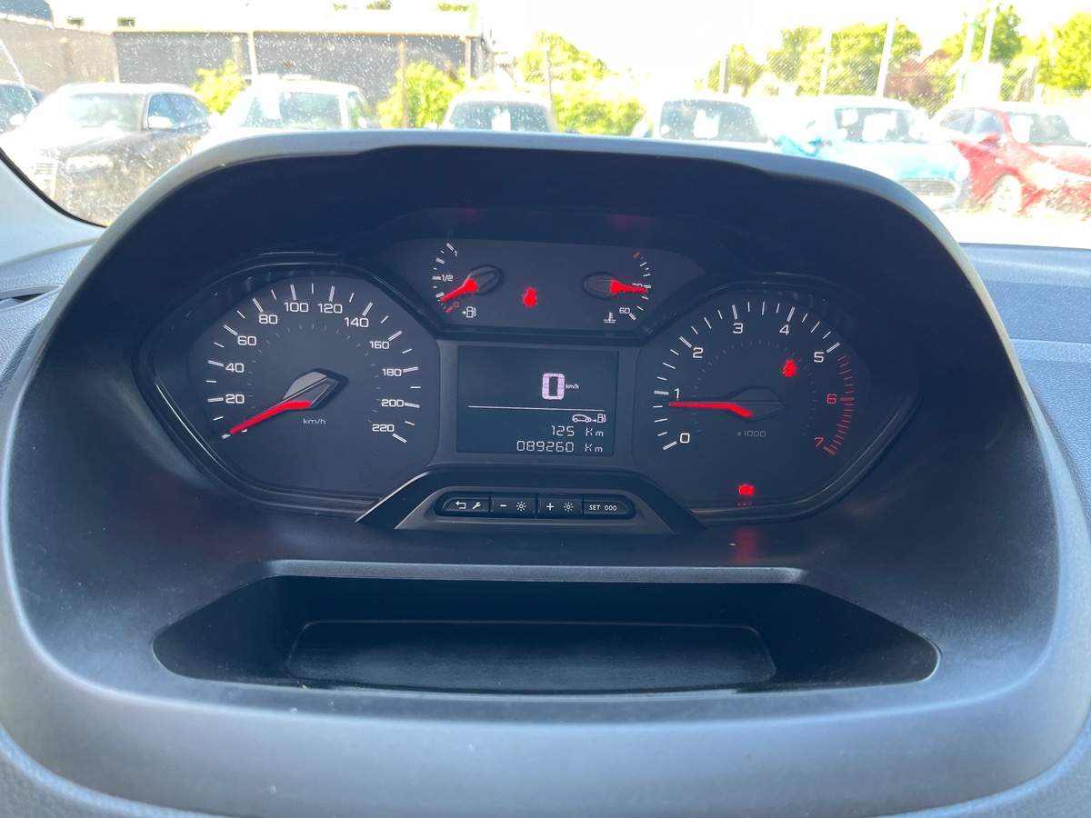 Peugeot Partner 1.5 HDI 76 CV / 1ERE MAIN / TVA RECUPERABLE