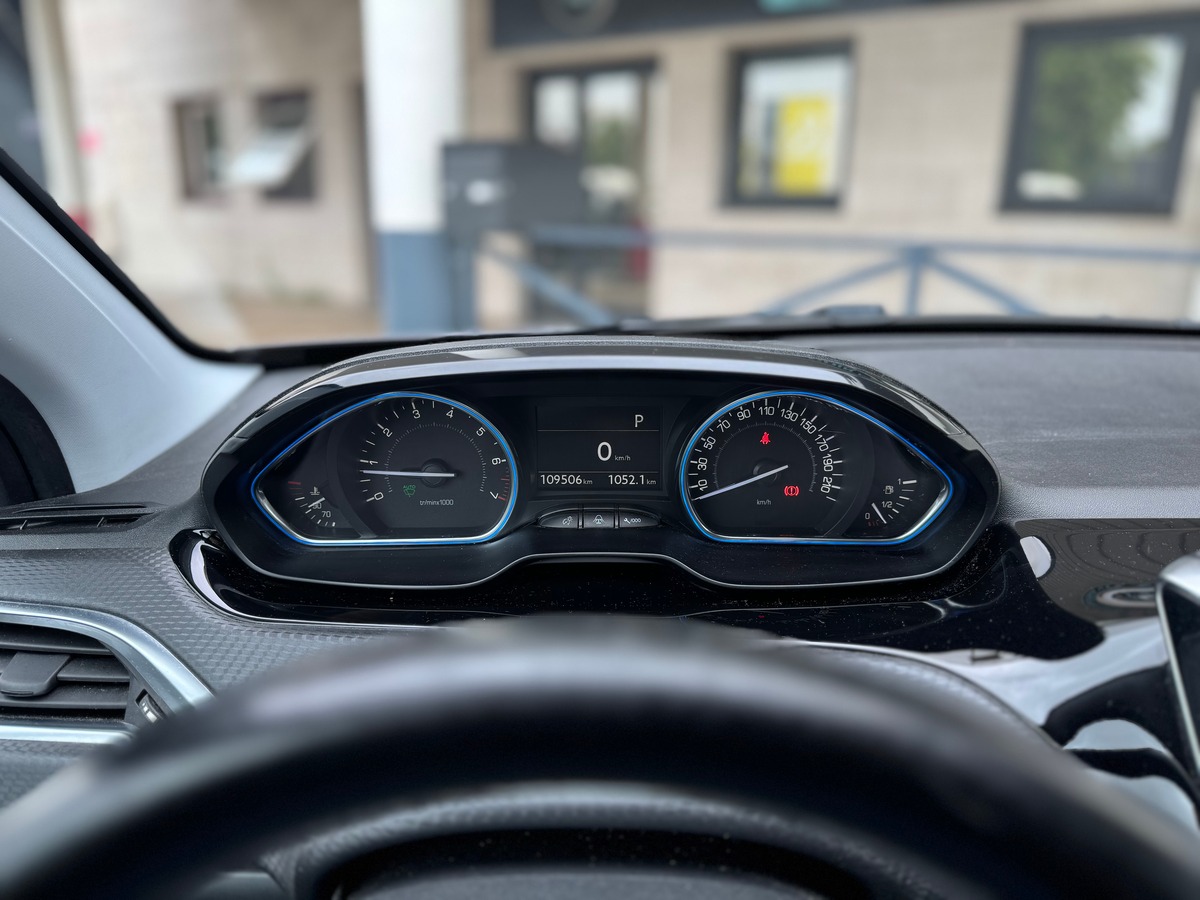 Peugeot 2008 Allure 1.2 THP EAT6 S&S 130 cv Boîte auto