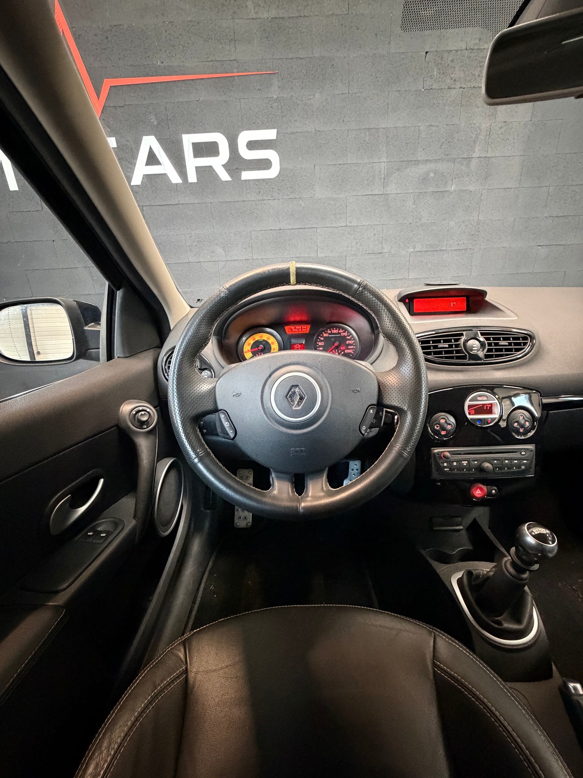 RENAULT Clio III RS LIGNE AKRAPOVIC