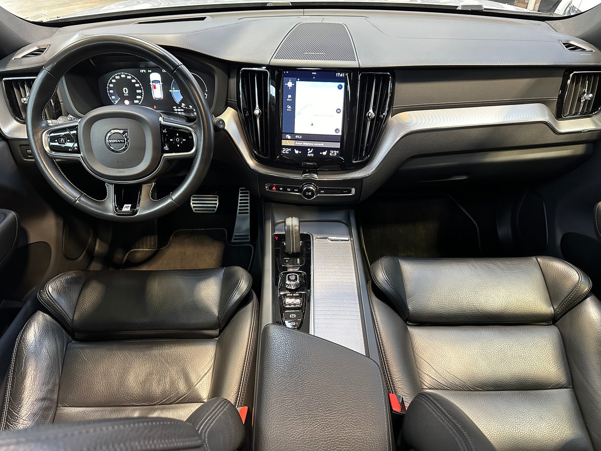 Volvo XC60 T8 R-Design 303 ch + 87 AWD Geartronic 8 / Attelage / Toit Ouvrant / Hifi HK