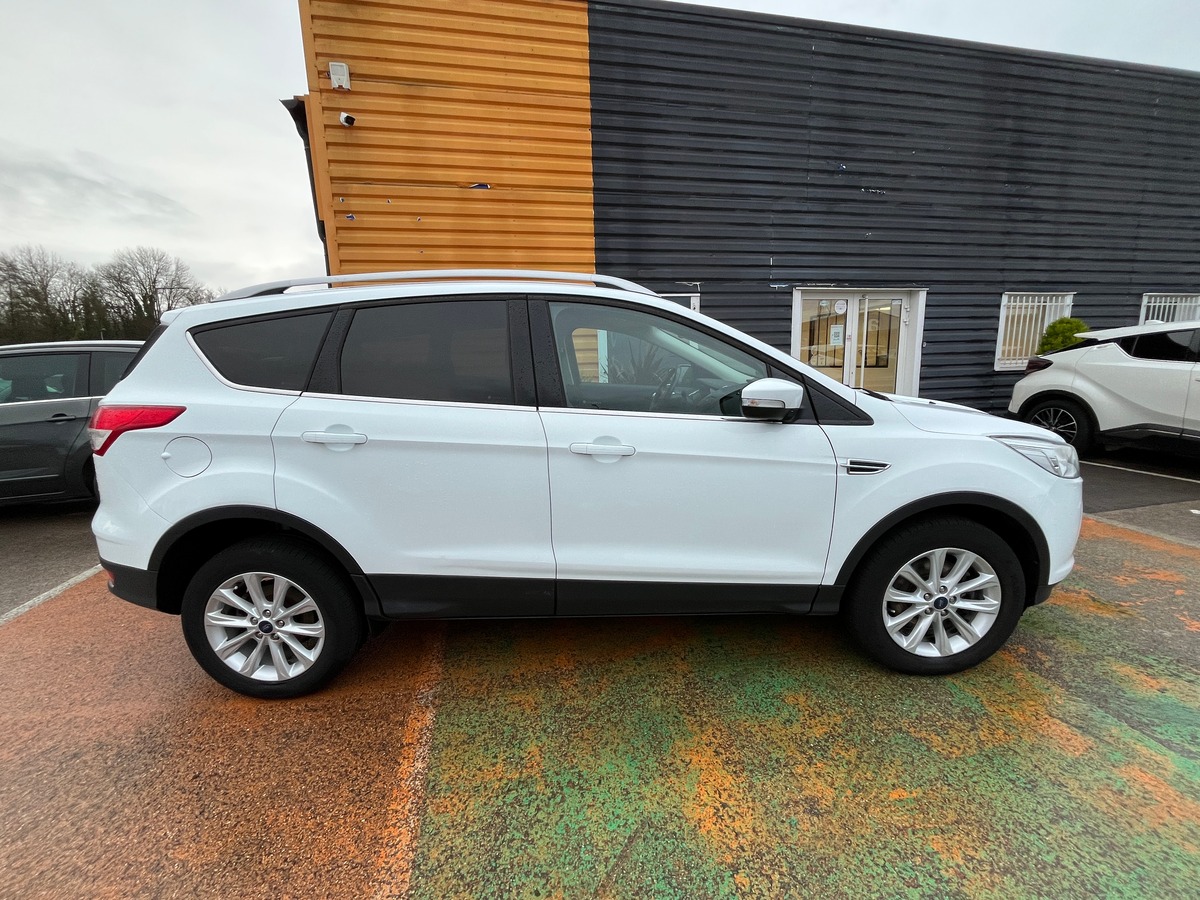 Ford Kuga II 2.0 TDCi 4x4 Powershift 150 ch TITANIUM boite automatique