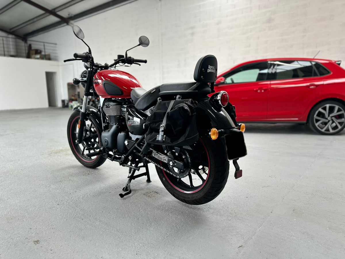 ROYAL ENFIELD Super Meteor 350 Meteor (pas Super Meteor)
