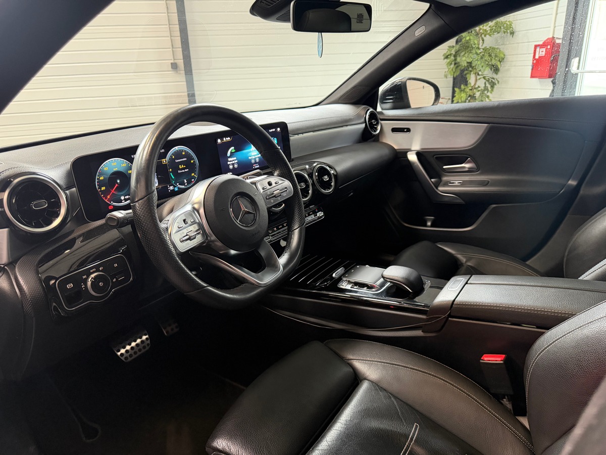 Mercedes Benz CLA 180D AMG LINE