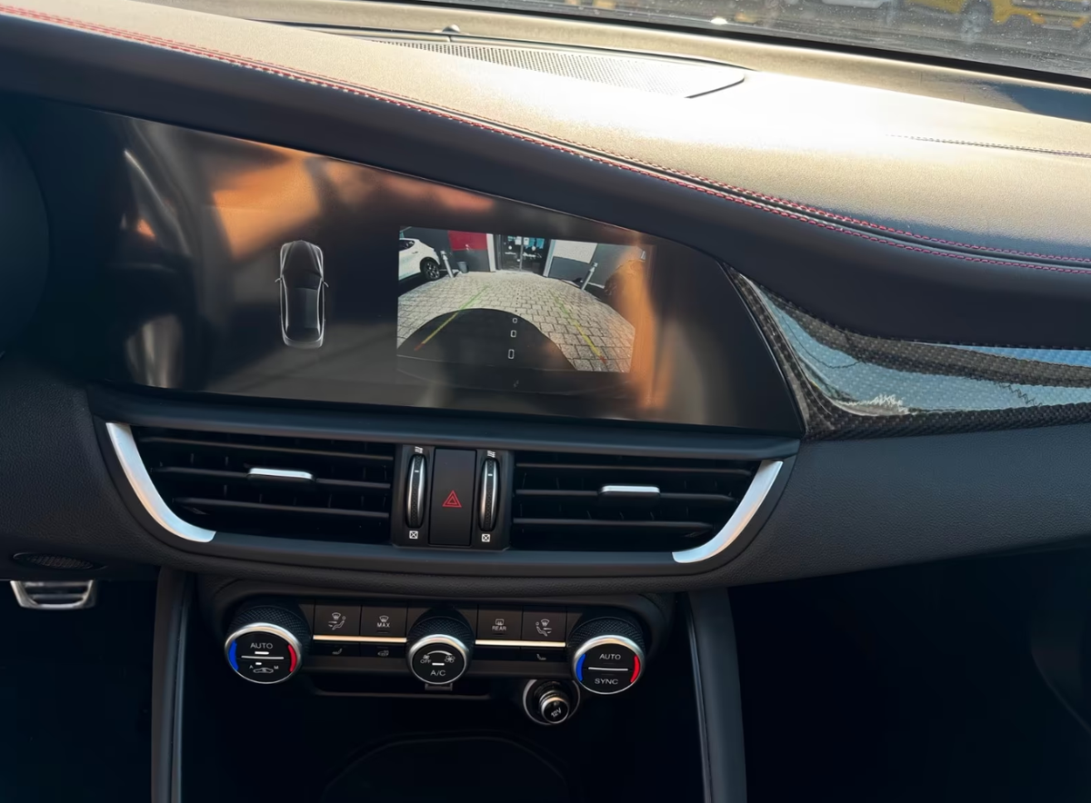 Alfa Romeo Giulia 2.0 TB 280ch Estrema Q4 AT8 Toit ouvrant Harman-Kardon